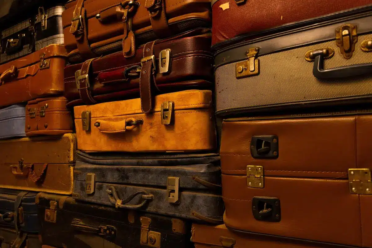 Maleta y mochila con soluciones de organización inteligentes y materiales ligeros