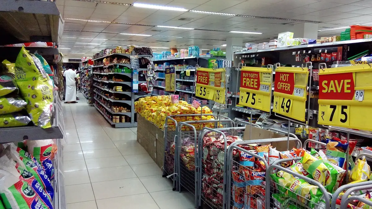 Calculadora de ahorros y comparación de precios en una tienda online
