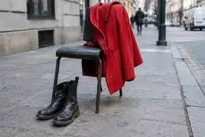 Abrigo de este color: la mejor compra de la temporada que no pasa de moda